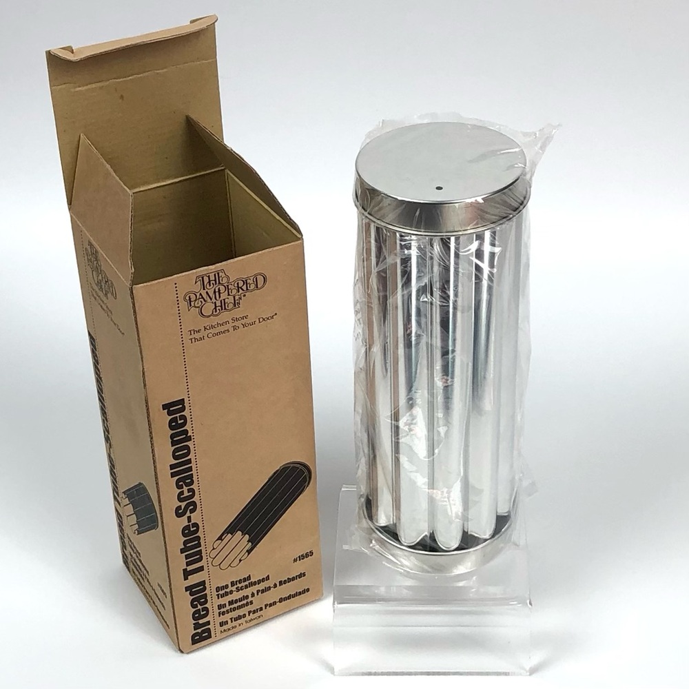 Pampered Chef Bread Tube Scalloped #1565 Bread Baking Tool Gadget - Retired NEW